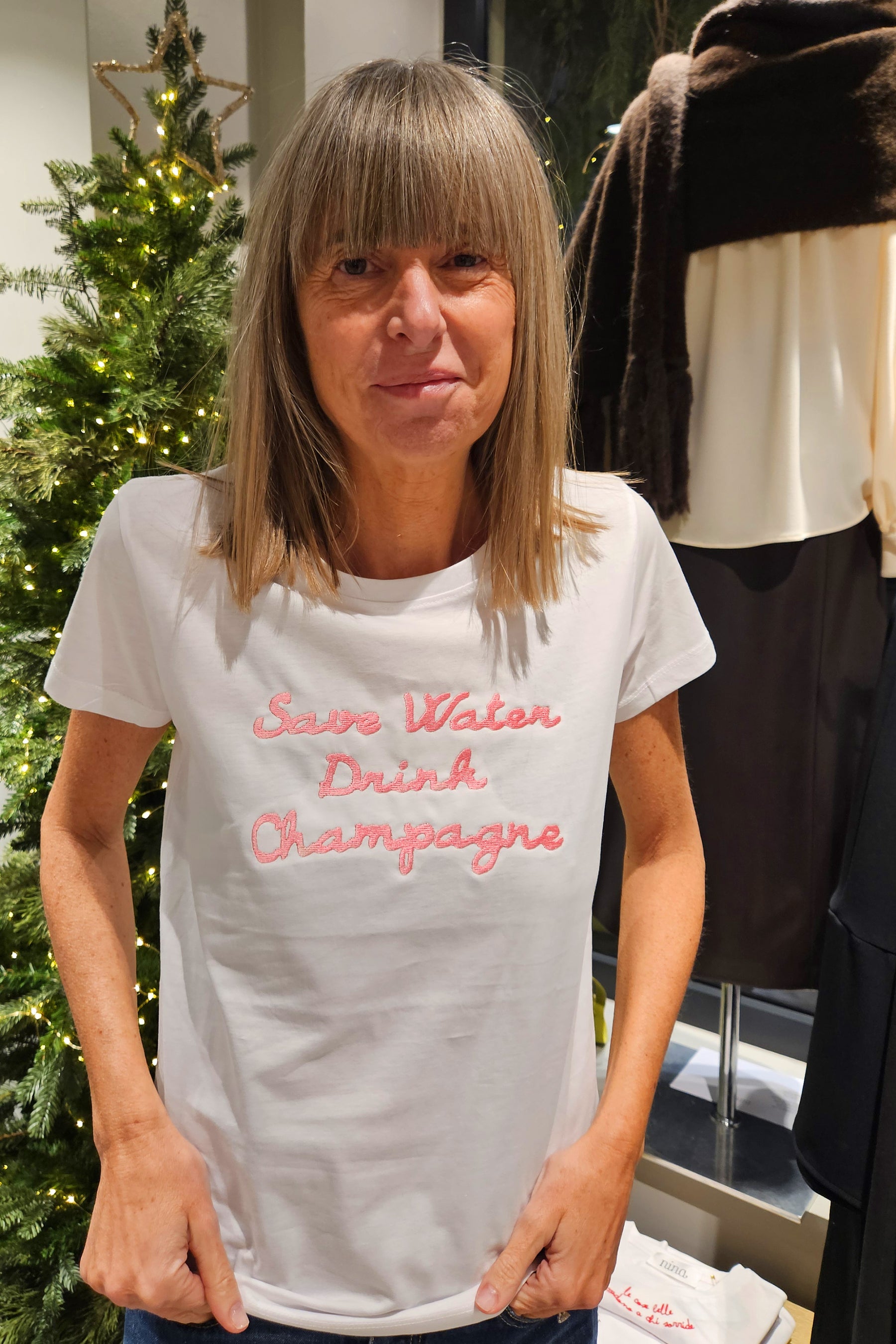 T-Shirt Manica Corta "save water drink champagne"