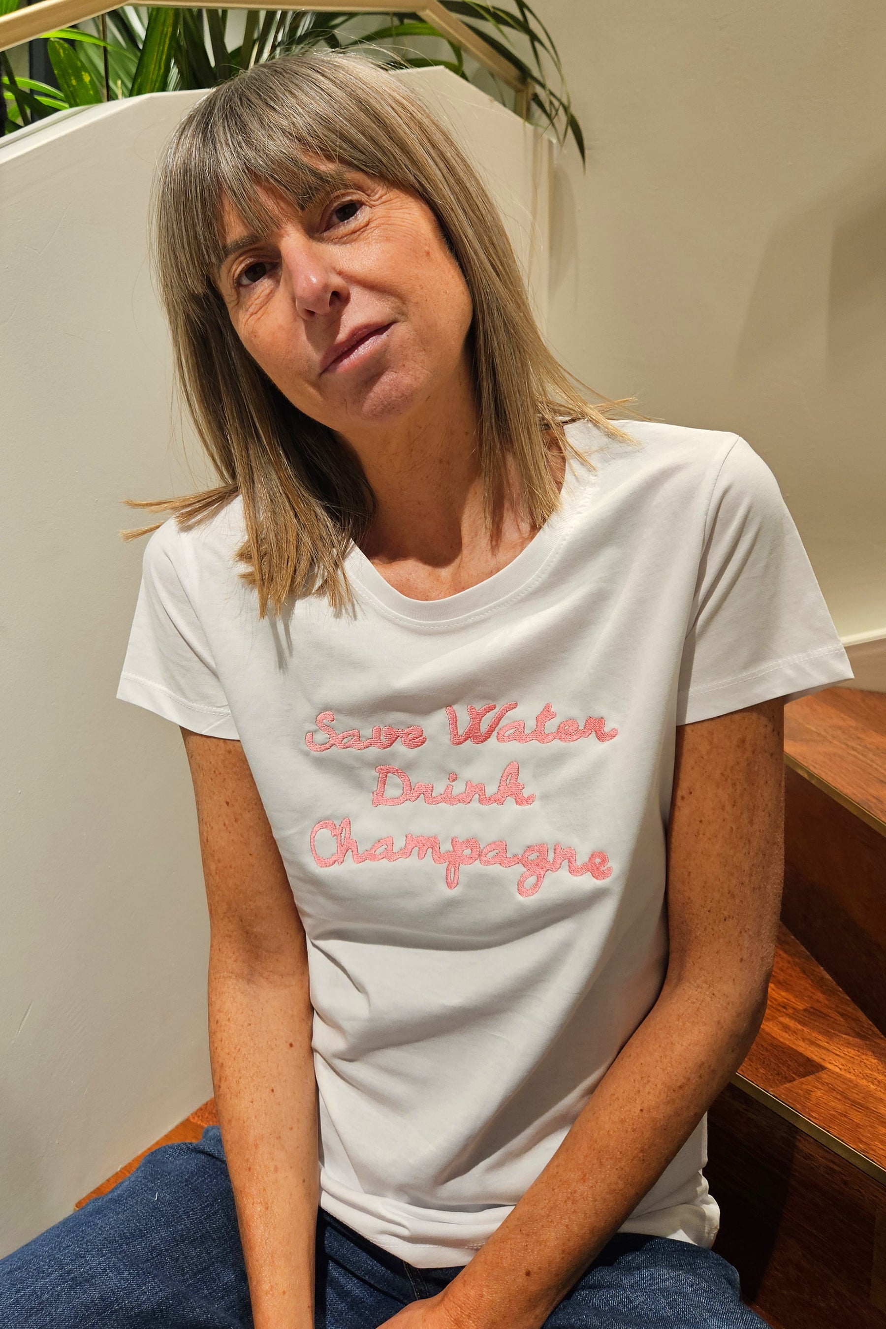 T-Shirt Manica Corta "save water drink champagne"