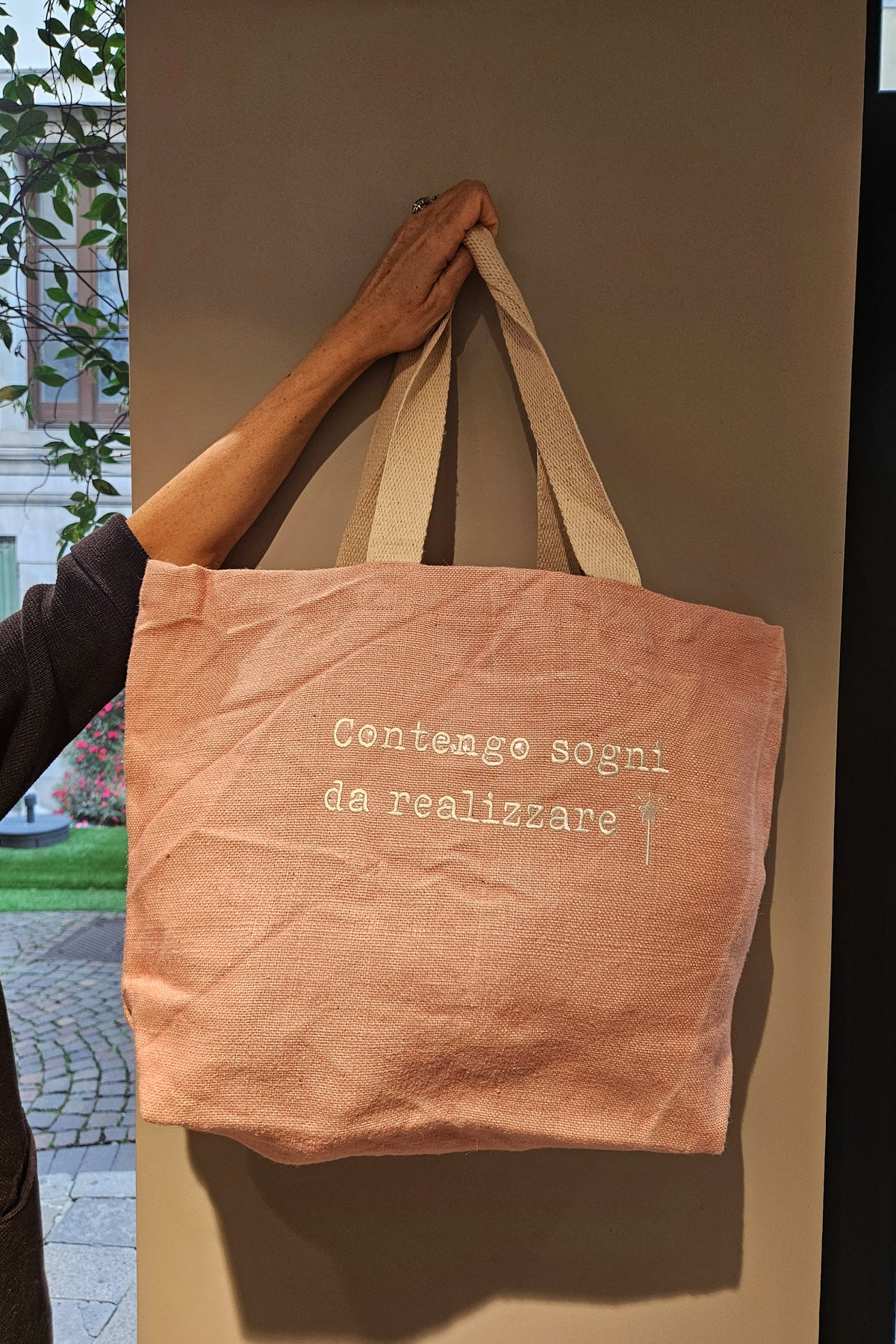 Borsa in Juta "contengo sogni da realizzare"