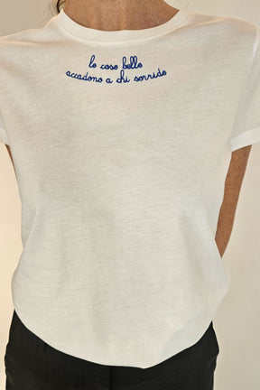 T-Shirt manica corta "Le cose belle accadono a chi sorride"