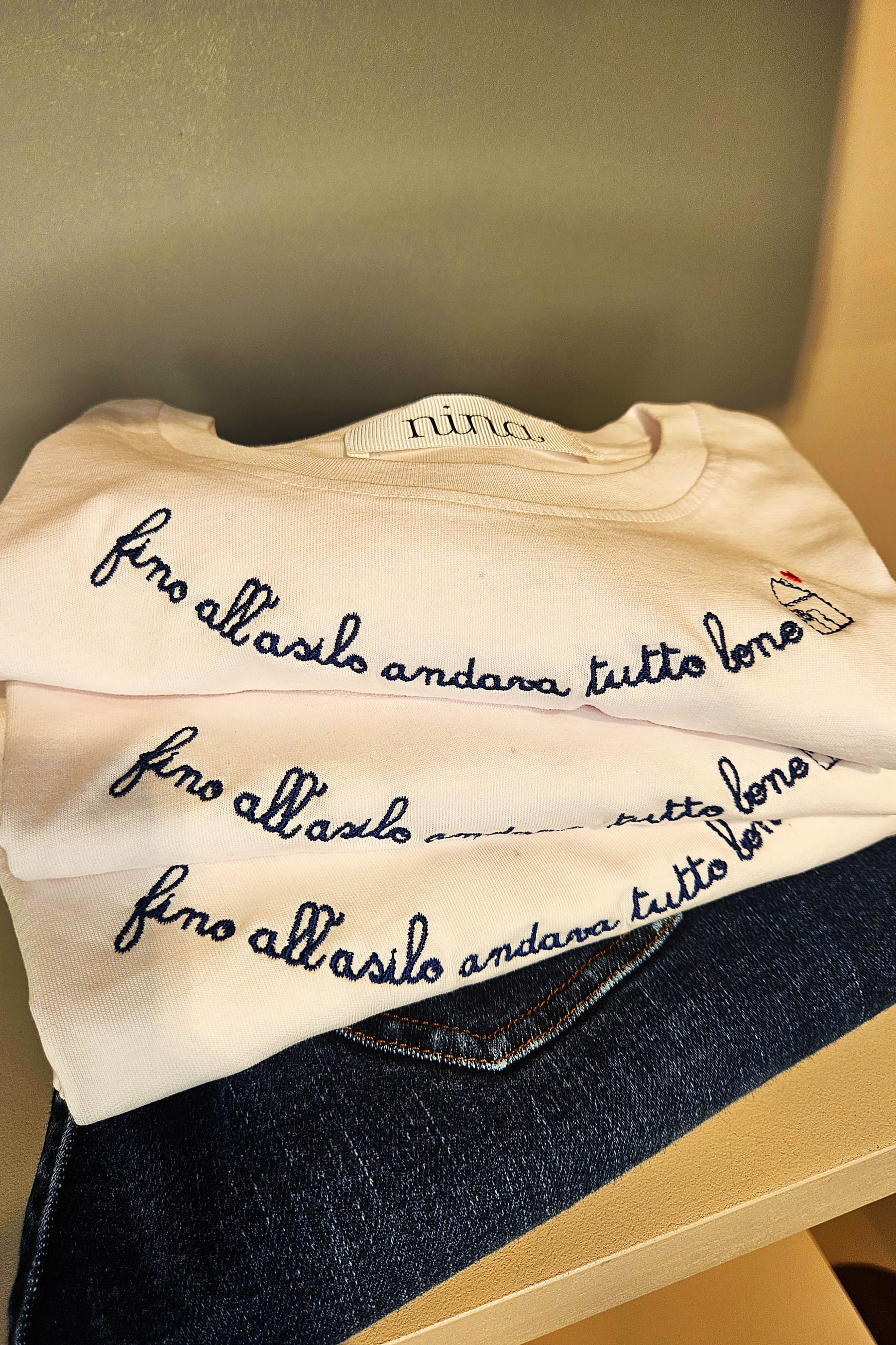 T-Shirt manica corta "fino all'asilo andava tutto bene"