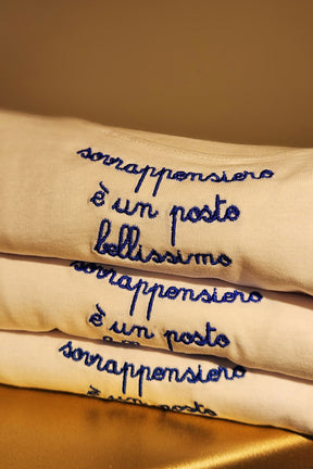 T-Shirt manica corta "sovrappensiero è un posto bellissimo"