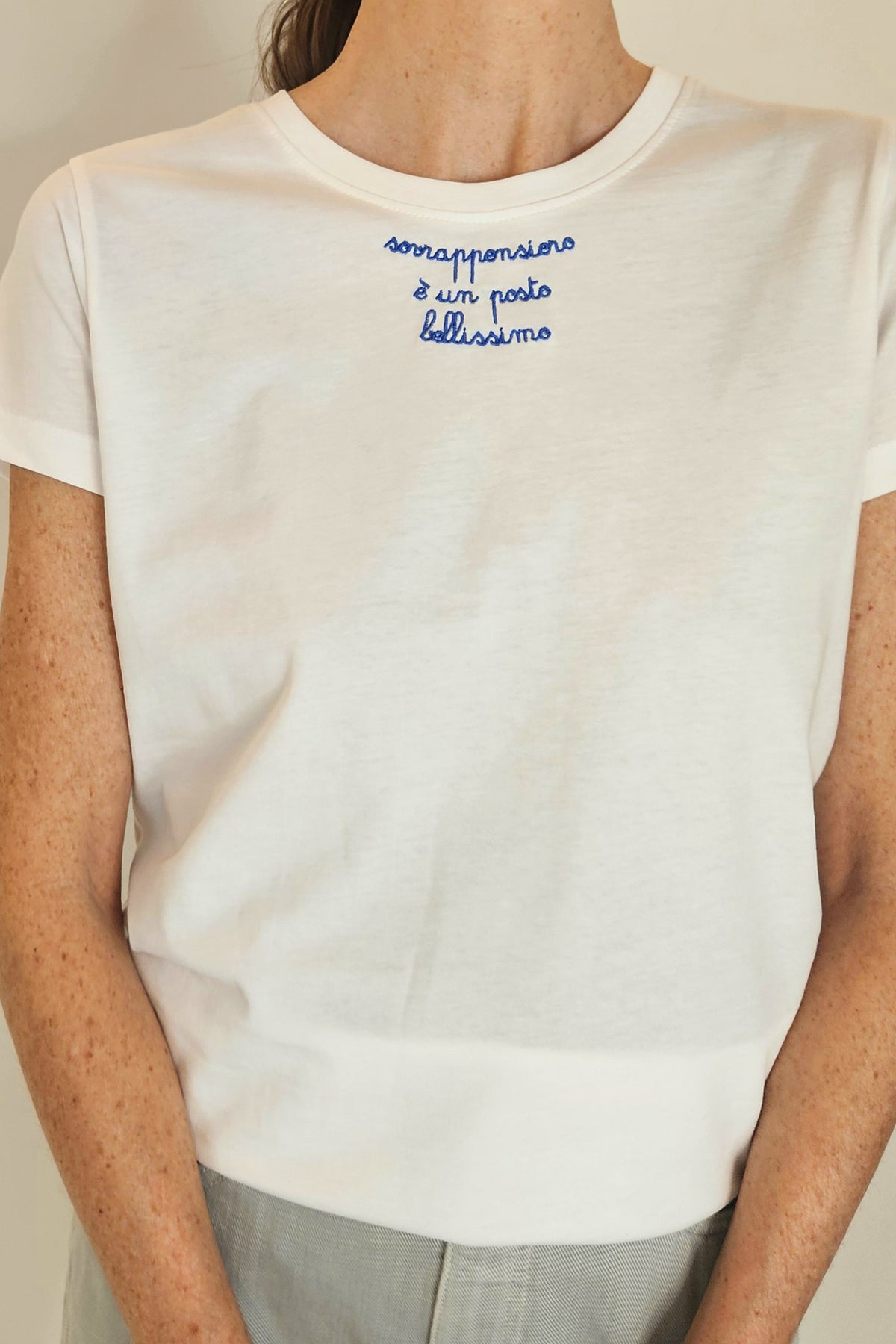 T-Shirt manica corta "sovrappensiero è un posto bellissimo"