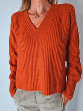 Alpha Studio V-neck sweater